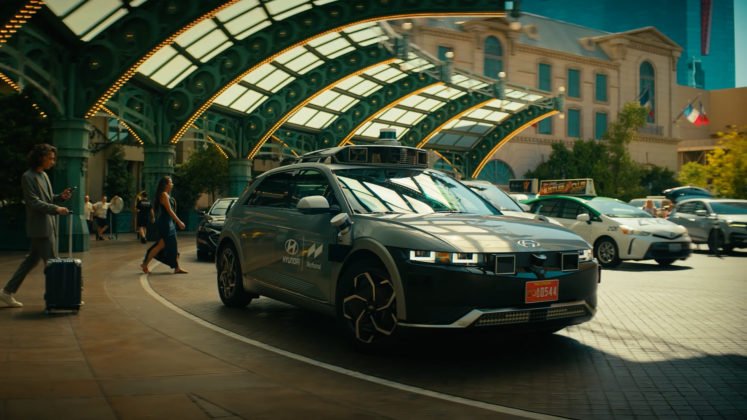 large-53372-hyundaimotorandmotionalhighlightsafetyofioniq5-basedrobotaxiinlatestcampaignvideo-747x420.jpg