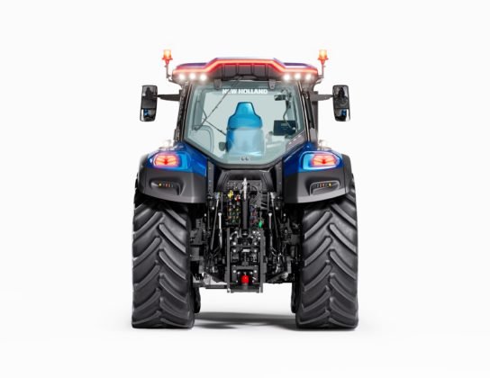 new-holland-t7-methane-power-lng-tractor-rear-profile-630575-544x420.jpg
