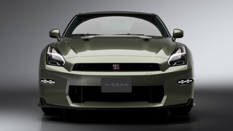 nissan-gt-r-premium-edition-t-spec-my2024-03-747x420.jpg