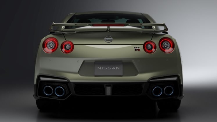 nissan-gt-r-premium-edition-t-spec-my2024-04-747x420.jpg