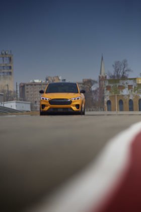 2021-mustang-mach-e-gt-16-280x420.jpg