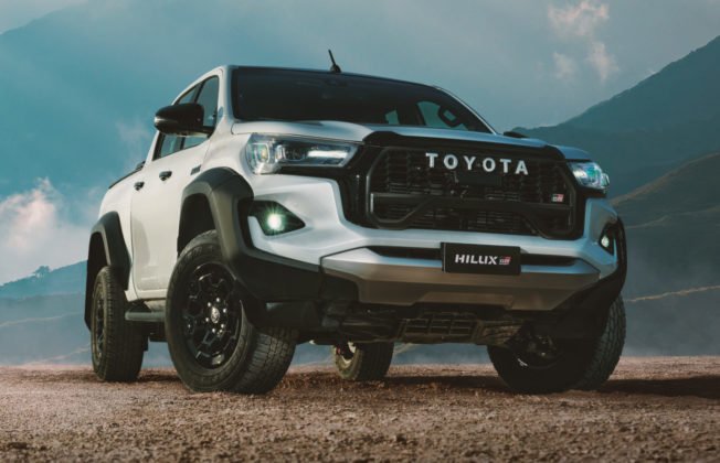 hilux-gr-sport-12-scaled-e1679065272916-652x420.jpg