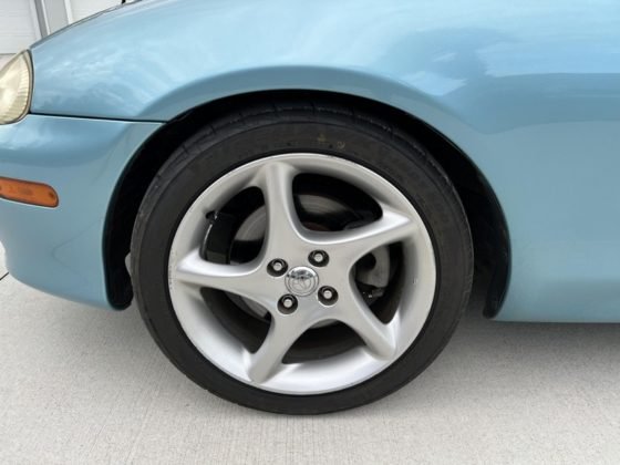 Mazda Miata 2001 com propulsor V8