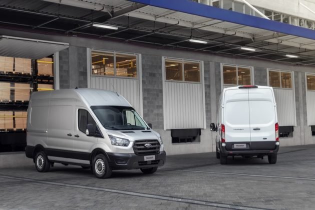 Ford Transit Furgão automático