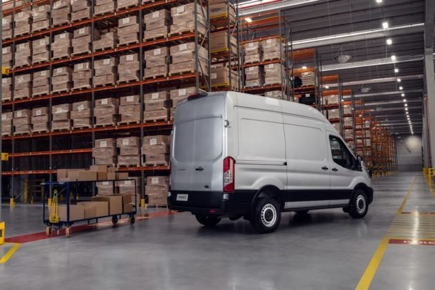 Ford Transit Furgão automático