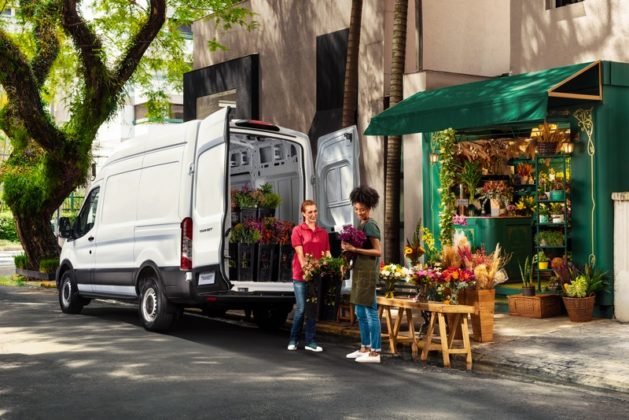 Ford Transit Furgão automático