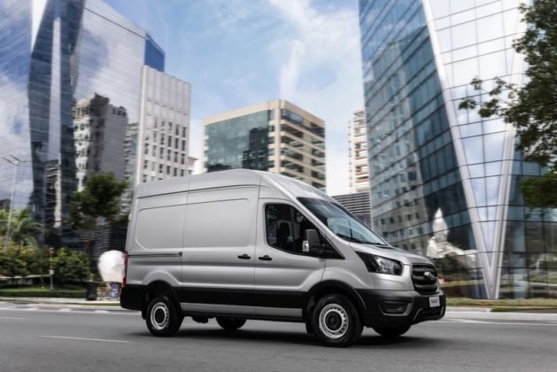 Ford Transit Furgão automático