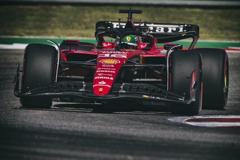 Charles Leclerc faz a pole position do GP dos EUA de F1