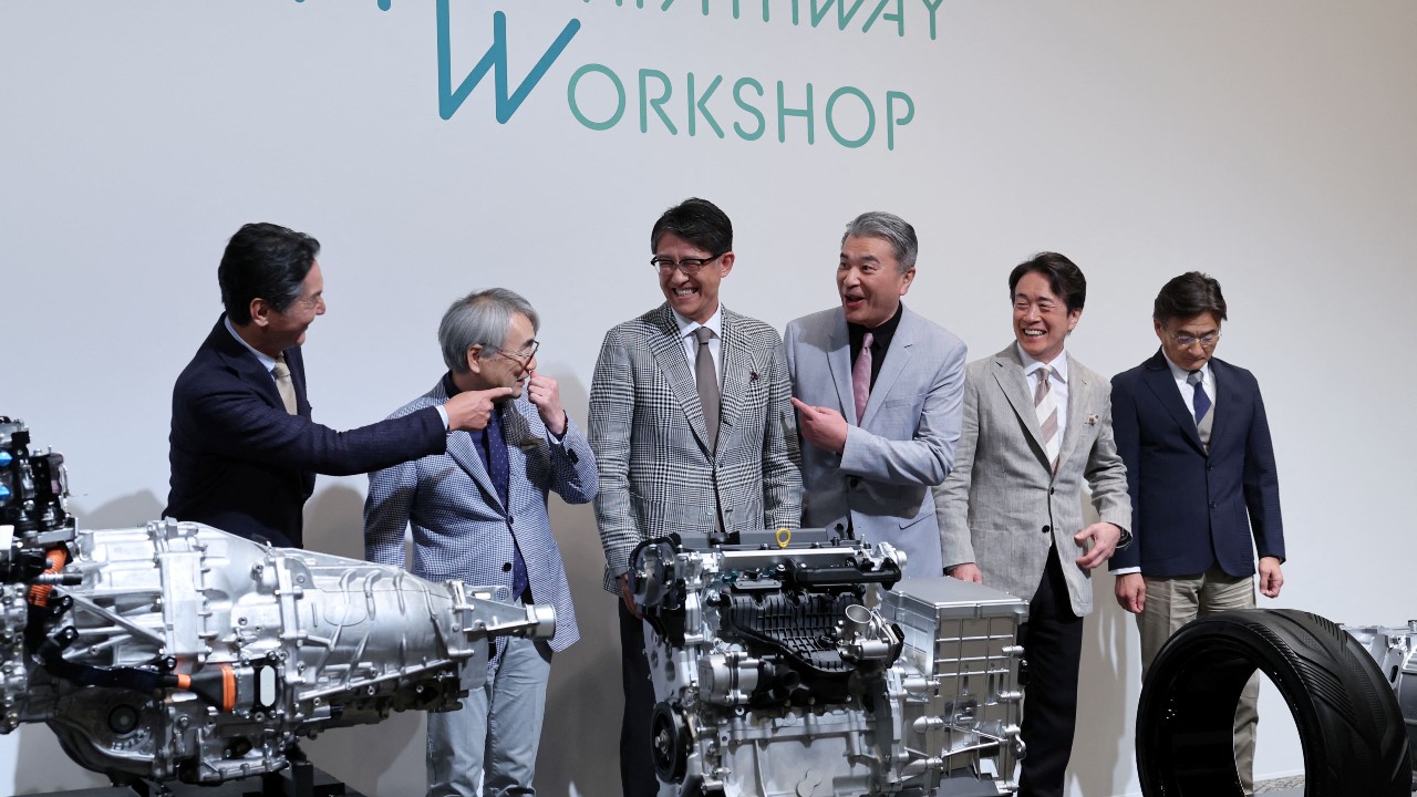Toyota apresenta motores compactos adaptáveis a diferentes combustíveis