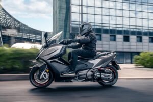 AK 550 Premium: nova maxi-scooter da Kymco acelera no Brasil
