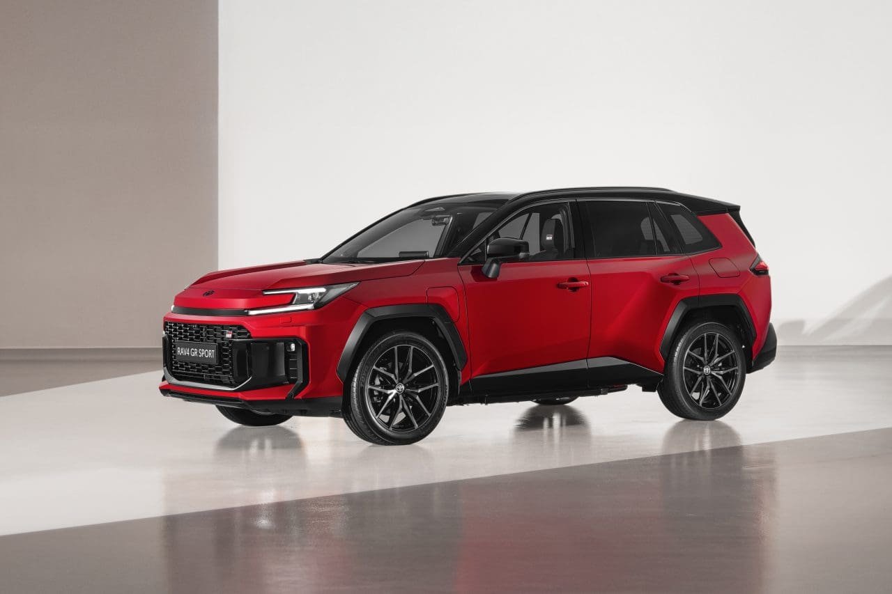 Novo Toyota RAV4 roda 150 km sem gastar gasolina e pode virar um gerador ambulante