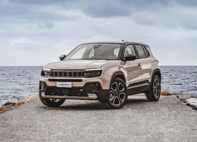 Jeep anuncia que vai vender e produzir o Avenger no Brasil