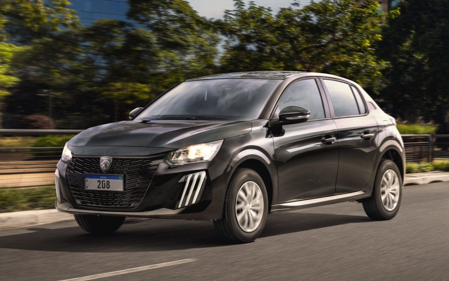 Peugeot 208 2025 custa menos que Kwid em promoção; veja preços