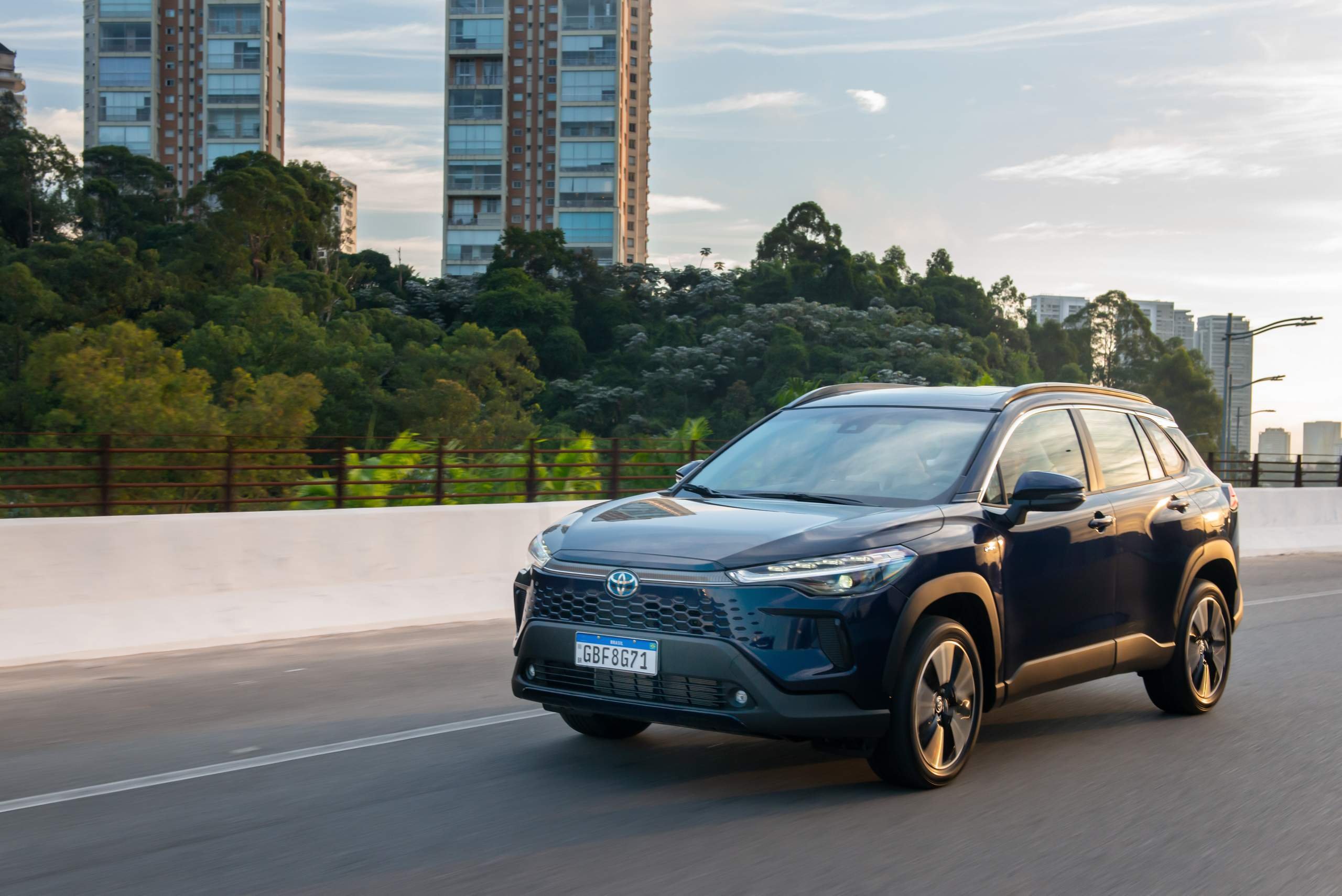 Existe carro que ‘bebe’ mais na estrada? Veja 5 modelos mais econômicos na cidade
