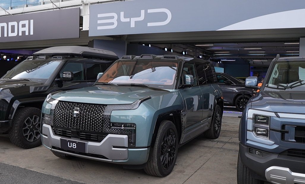 BYD YangWang U8