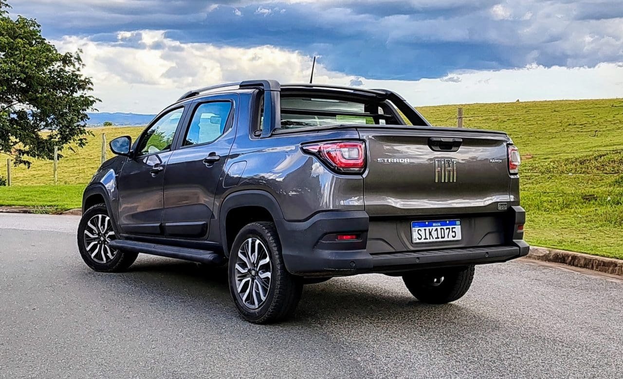 Suspensão de Fiorino e partes de Mobi; quais os segredos da Fiat Strada?