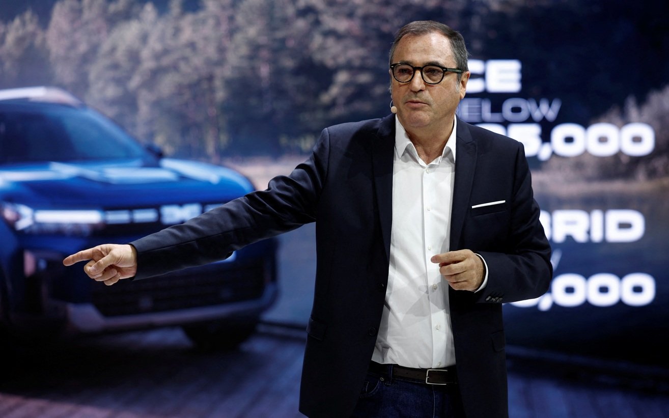 Denis Le Vot, CEO da Dacia, durante uma coletiva de imprensa no dia da mídia no Salão do Automóvel de Paris 2024 em Paris, França, 14 de outubro de 2024