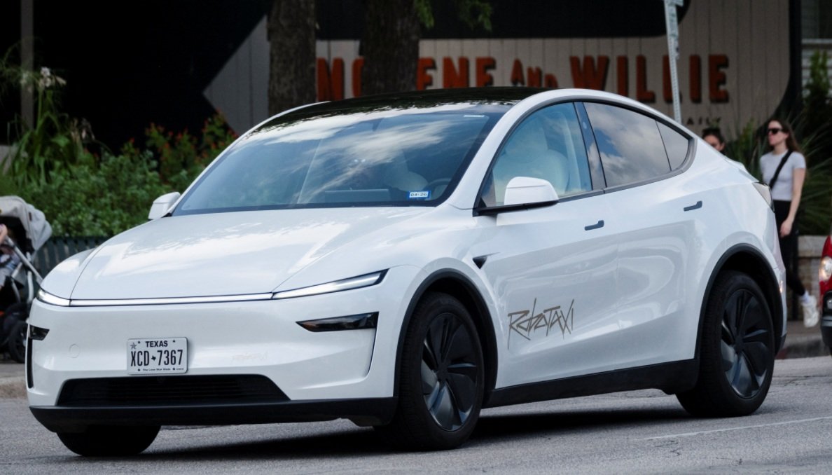 Tesla lança serviço de táxi sem motorista, o robotáxi; veja como é e onde funciona