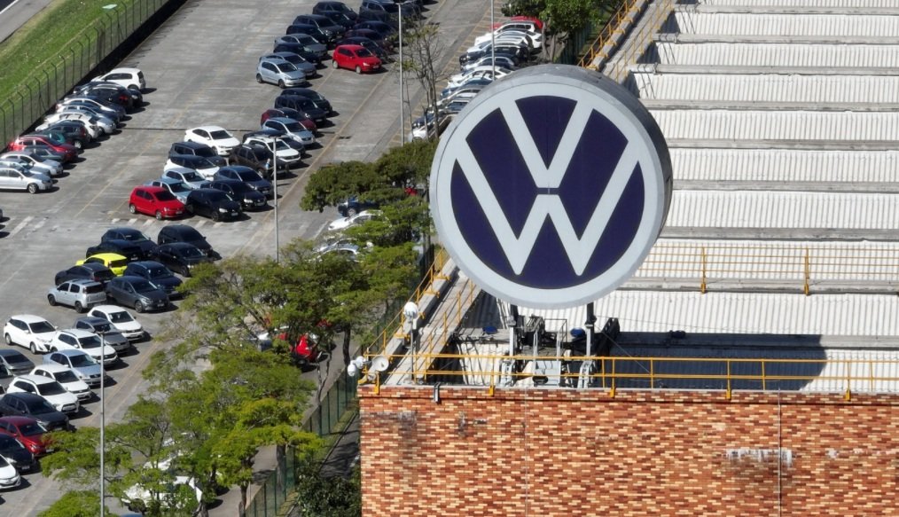 Volkswagen registra prejuízo de US$ 1,5 bilhão devido ao tarifaço de Trump