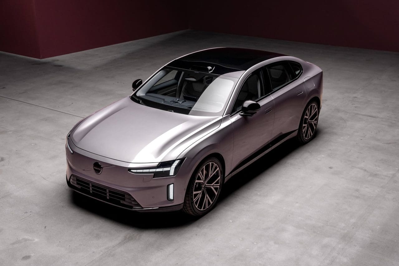 Volvo ES90: como é o primeiro sedan elétrico da marca, que chega ao Brasil em 2026