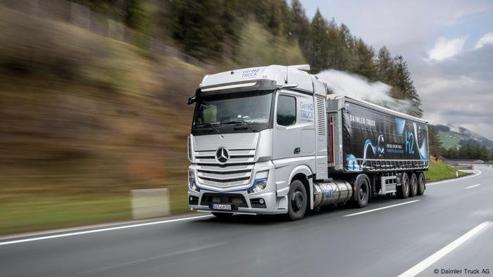 Divisão da Mercedes-Benz cortará 5 mil empregos