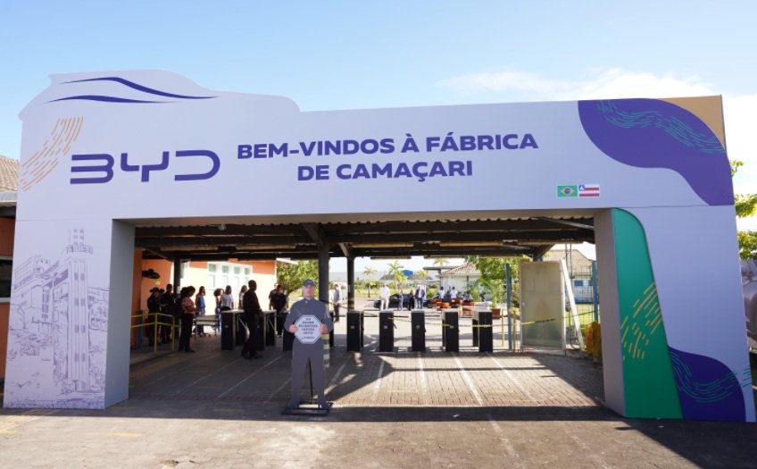 Por que a BYD ainda não inaugurou oficialmente sua fábrica no Brasil?