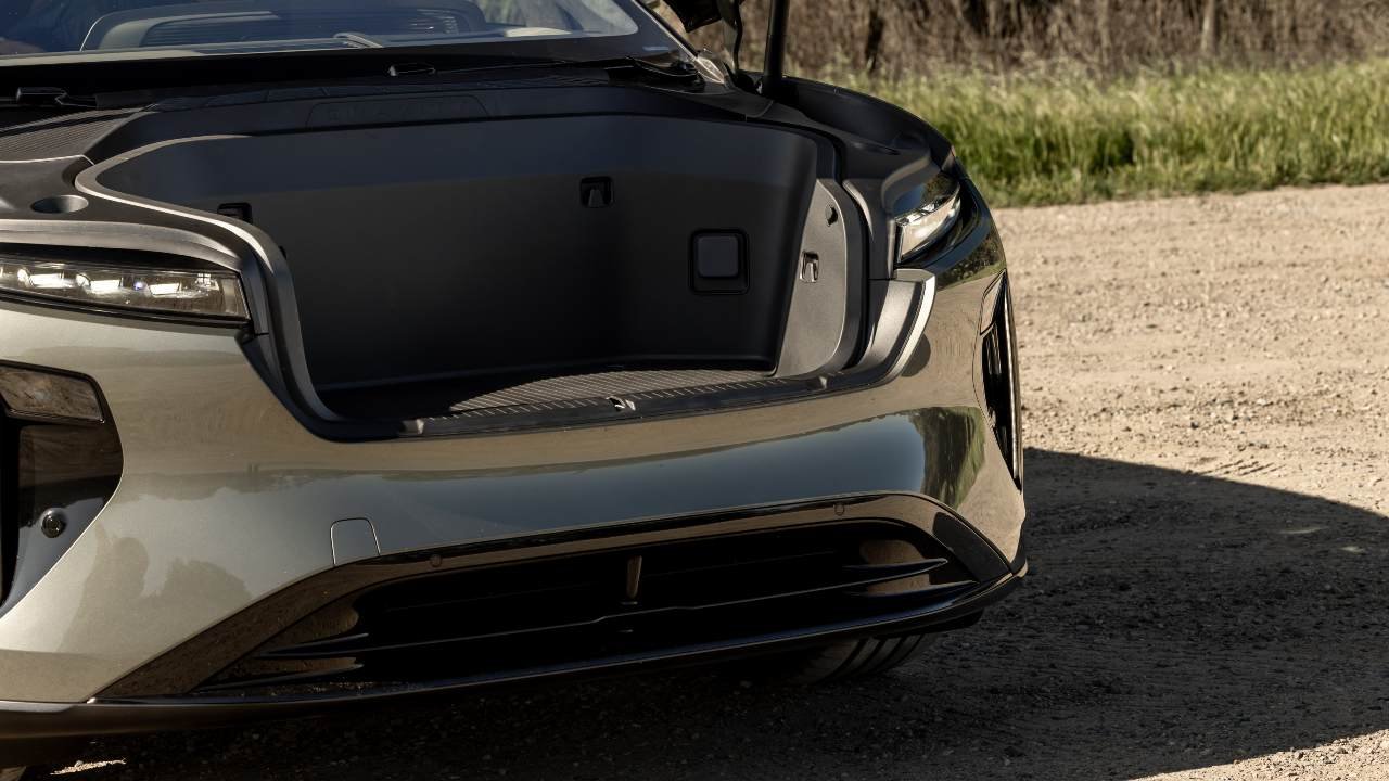 Lucid Gravity Grand Touring 