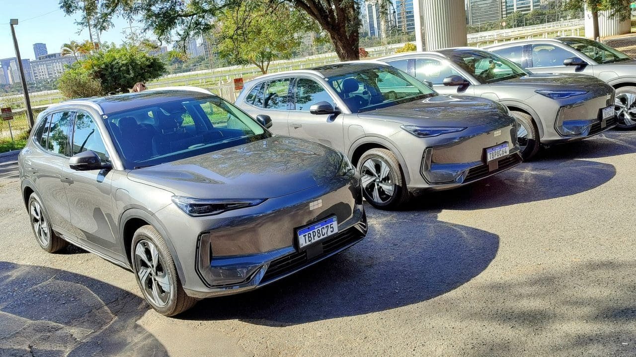 Impressões ao dirigir: Geely EX5 vêm forte, só que peca nos detalhes