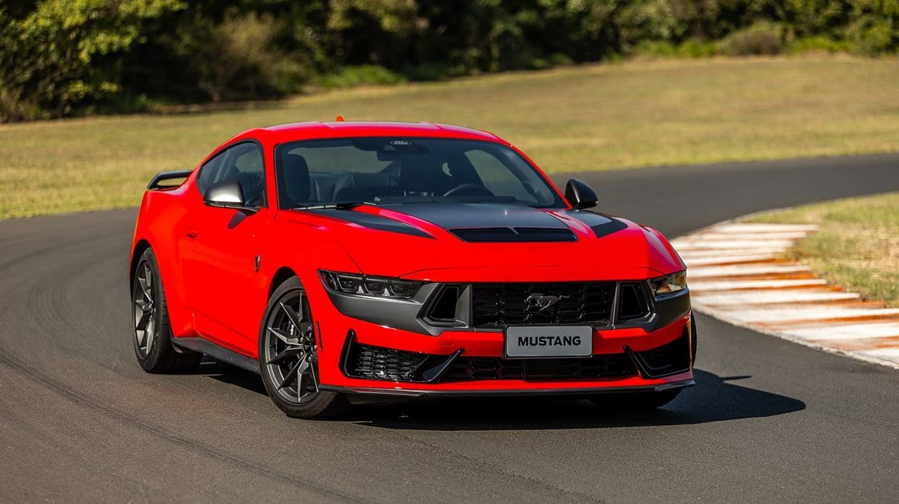 Ford confirma Mustang Dark Horse para o Brasil ainda em 2025