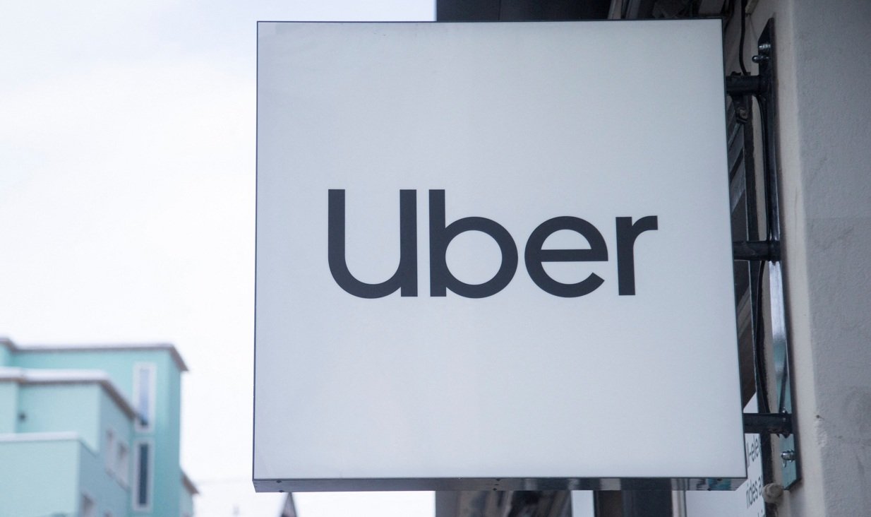 Por que a Uber vai investir R$ 1,67 bilhão em montadora de veículos elétricos