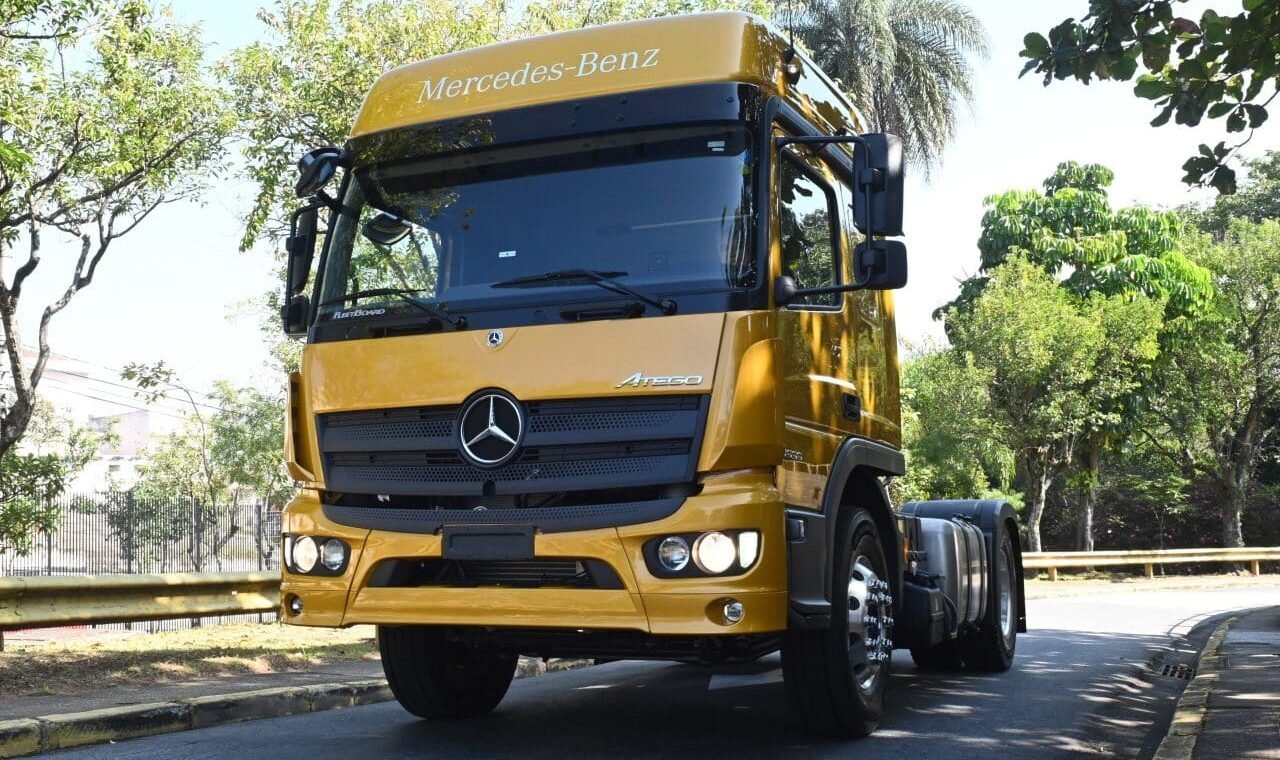 Recall: caminhão Mercedes-Benz Atego 1933LS pode perder a direção