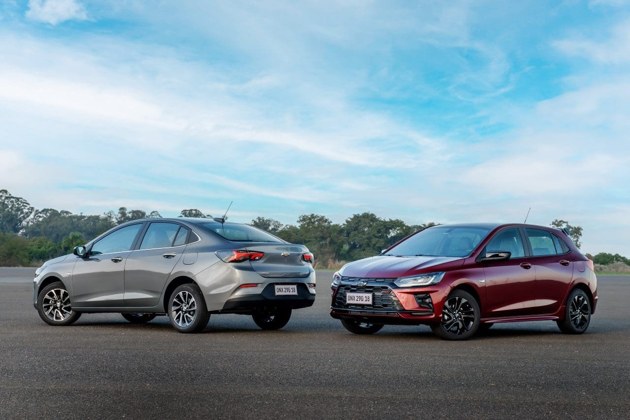 Onix Hatch e Onix Plus 2026 - Foto: Chevrolet/divulgação