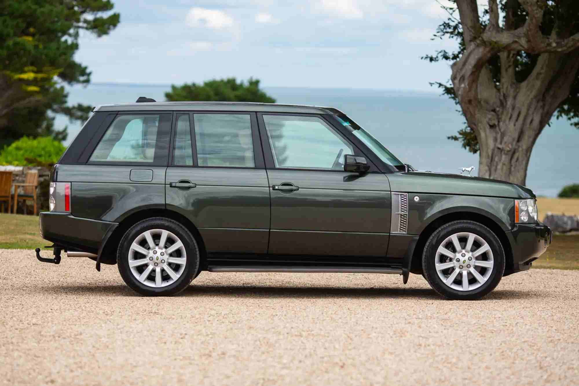 Range Rover da Rainha Elizabeth II é arrematado por R$ 1,3 milhão
