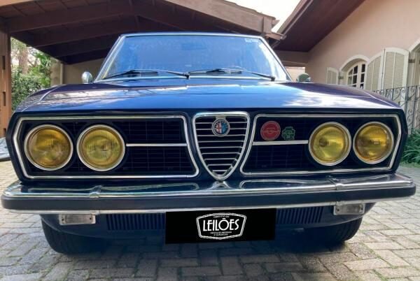 Leilão em SP reúne 80 carros clássicos como Alfa Romeo e Dodge; lances partem de R$ 11 mil