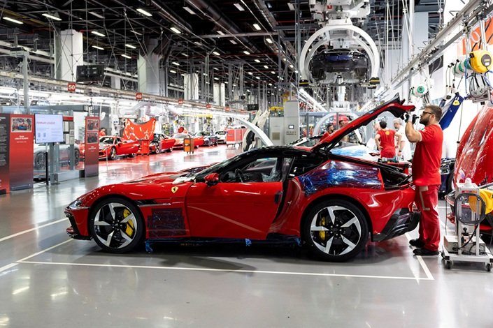 Ferrari apresenta Elettrica, seu primeiro EV, que deve chegar ao mercado em 2026