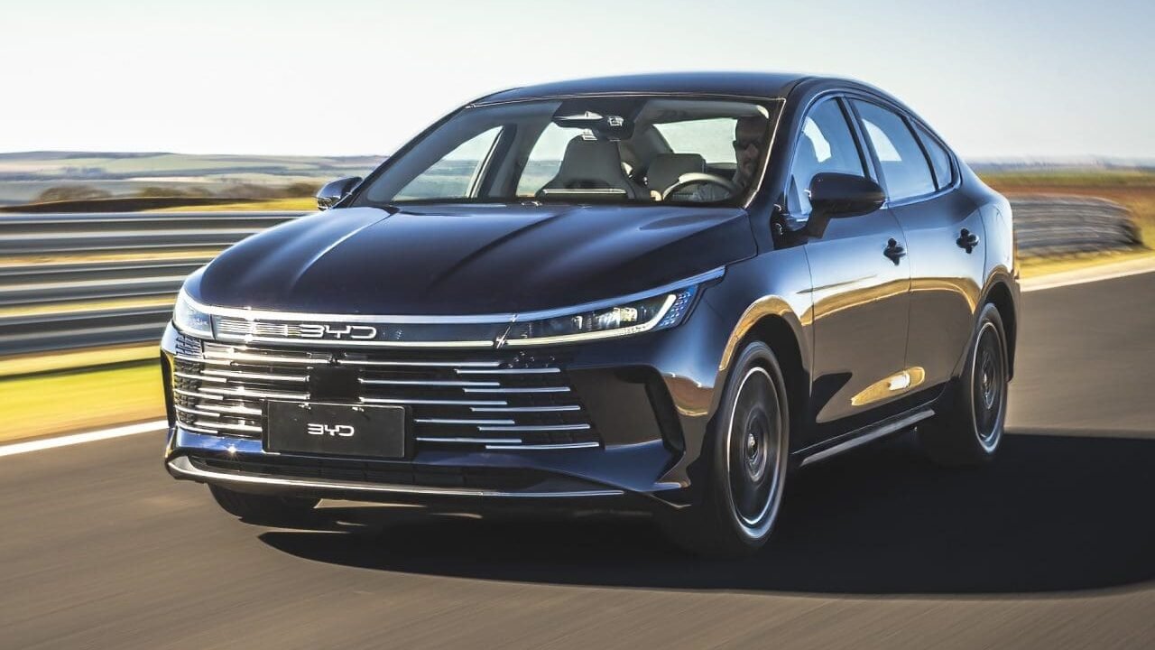 BYD King híbrido plug-in 2026 sai a preço de Cronos 1.3 em promoção, mas com um detalhe
