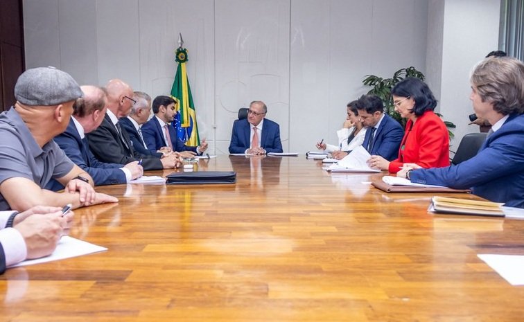 Reunião do governo com associações para tratar crise dos semicondutores