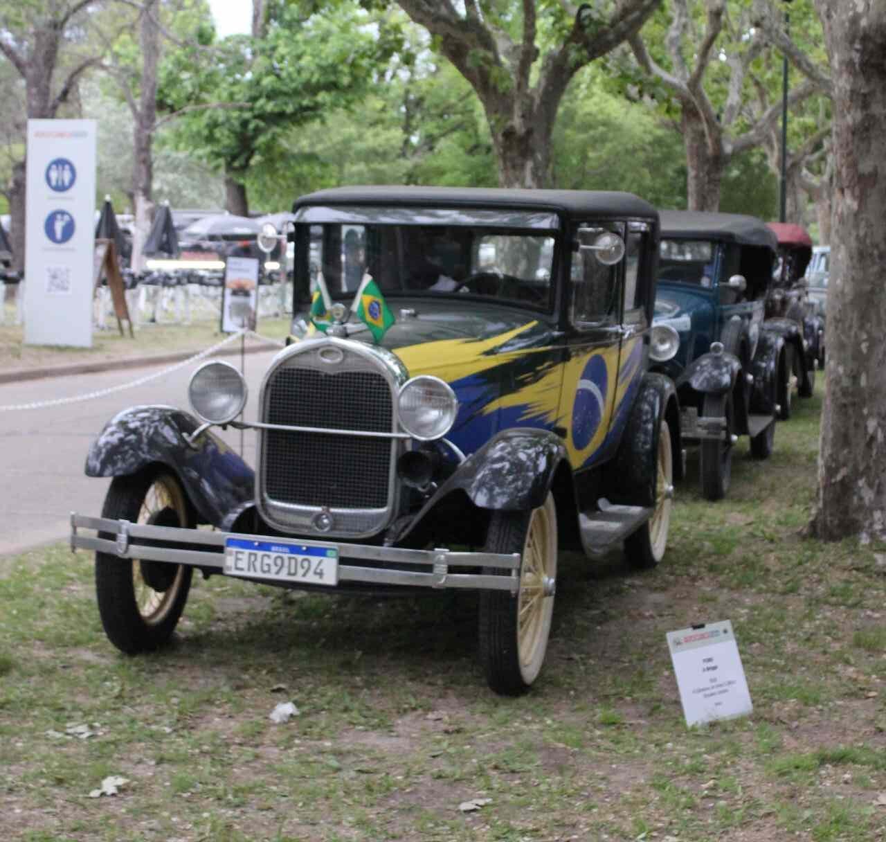 Caravana de Ford Model A ignora centenário e roda 2 mil km até a Autoclásica, na Argentina