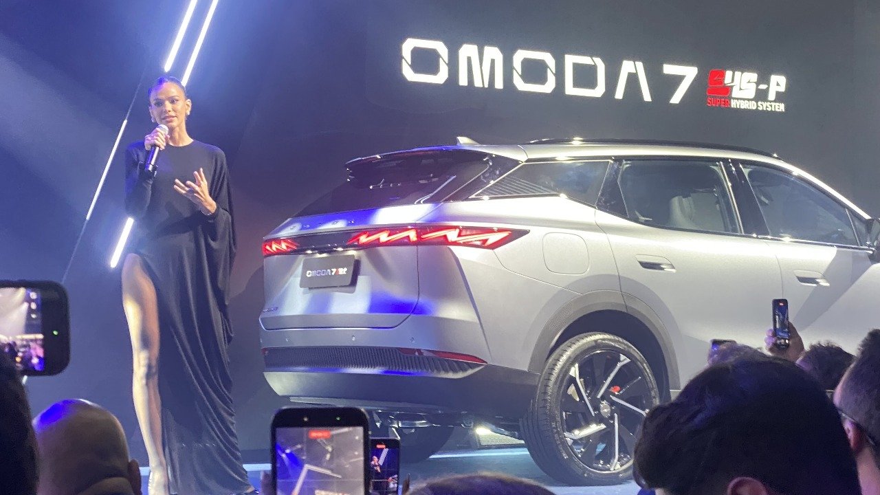 Carro de Bruna Marquezine é um híbrido plug-in e faz até 1.422 km com um tanque