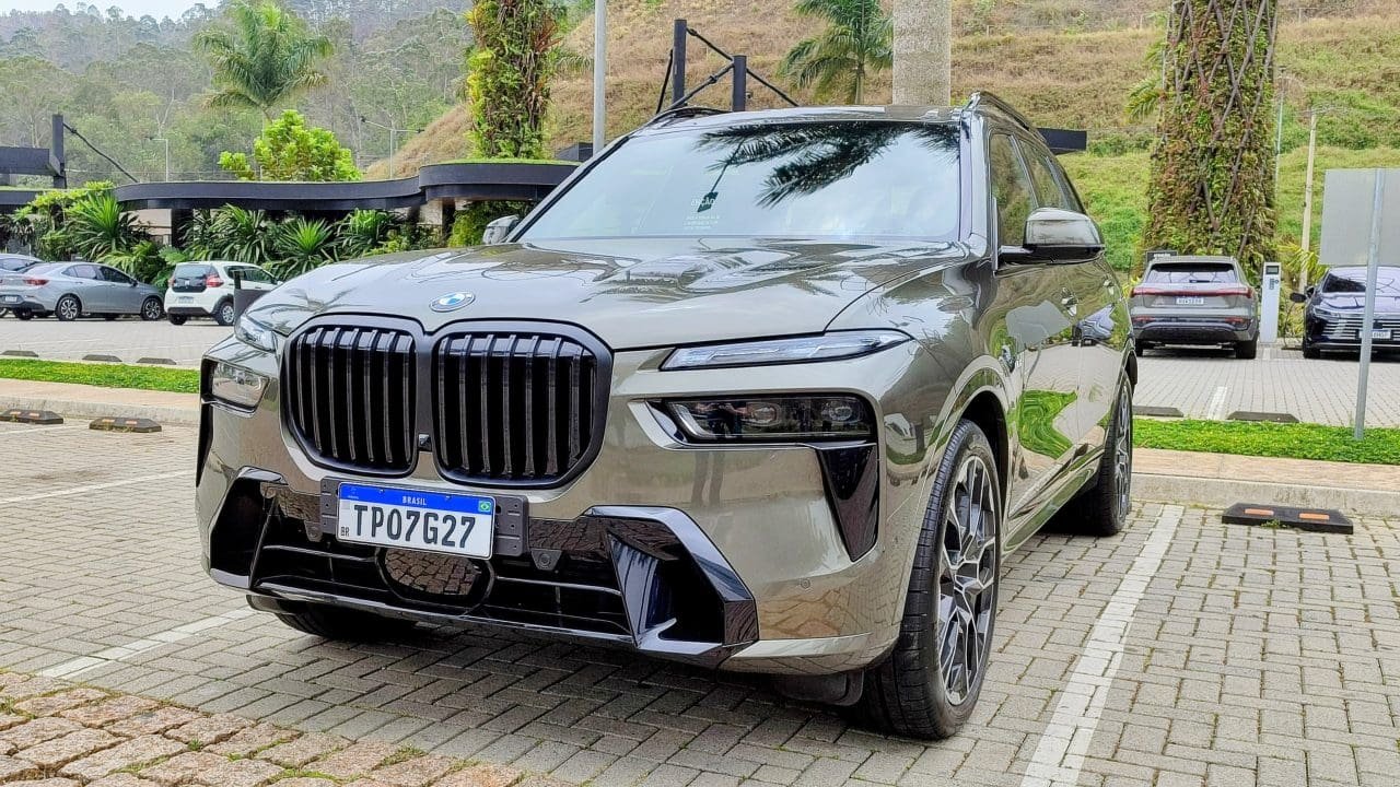 Impressões ao dirigir: BMW X7 xDrive40i troca oito por seis, e sai ganhando