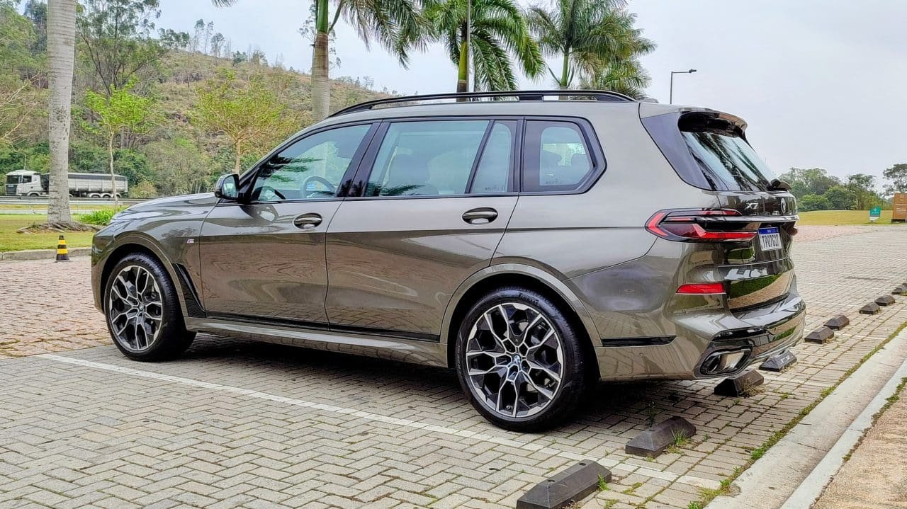 BMW X7 xDrive40i M Sport - Foto: Lucca Mendonça