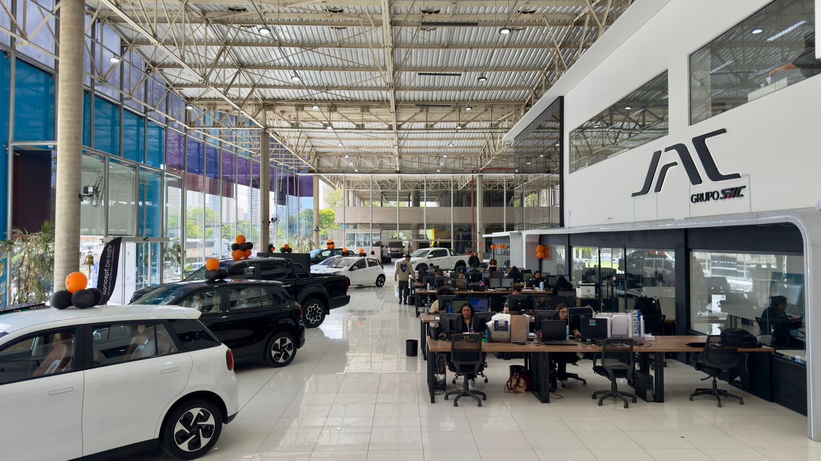 JAC Motors abre ‘megaconcessionária’ de 12 mil m² em São Paulo; veja como é