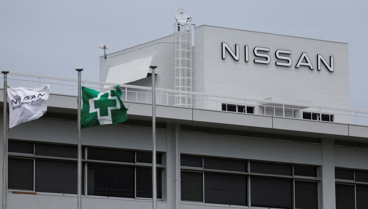 Mercedes e Nissan alertam sobre crise de chips