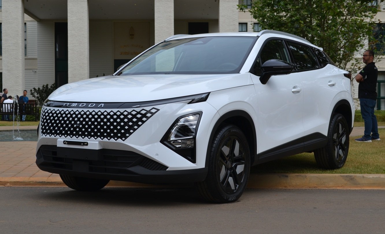 Teste rápido: Omoda 5 HEV chega mais barato que Compass e mais coerente que Omoda 7