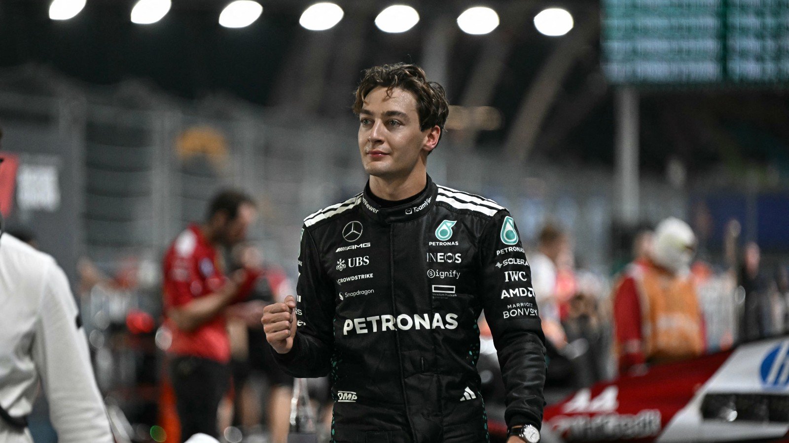 Russell, da Mercedes, conquista pole do GP de Singapura; Bortoleto larga em 16º