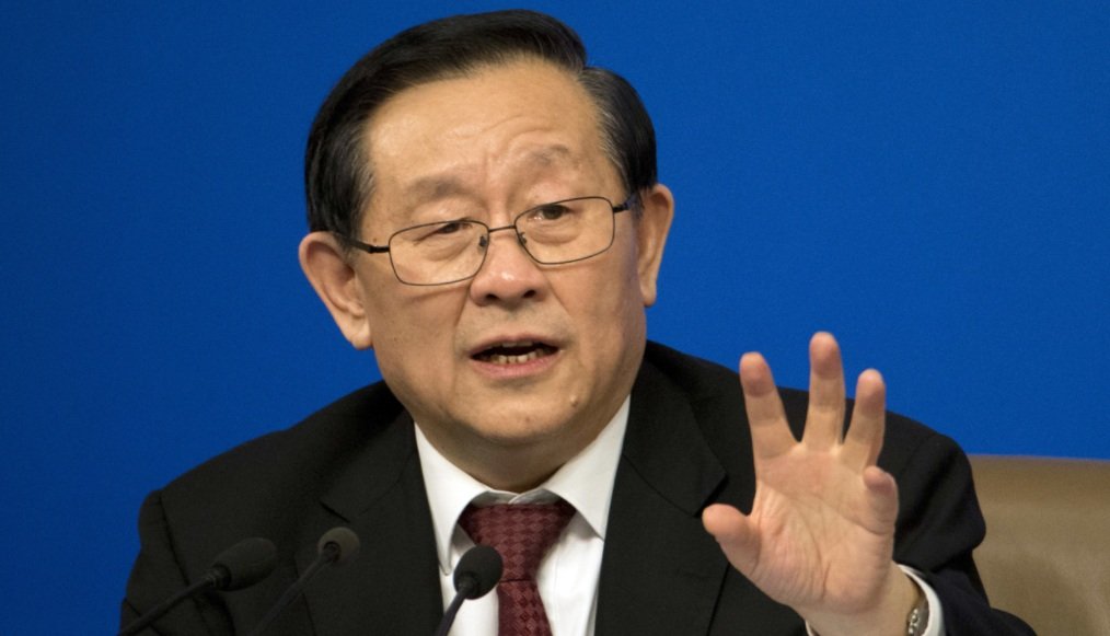Wan Gang, ex-ministro da Ciência e Tecnologia da China, fala durante uma coletiva de imprensa realizada à margem do Congresso Nacional do Povo em Pequim, China, sábado, 11 de março de 2017