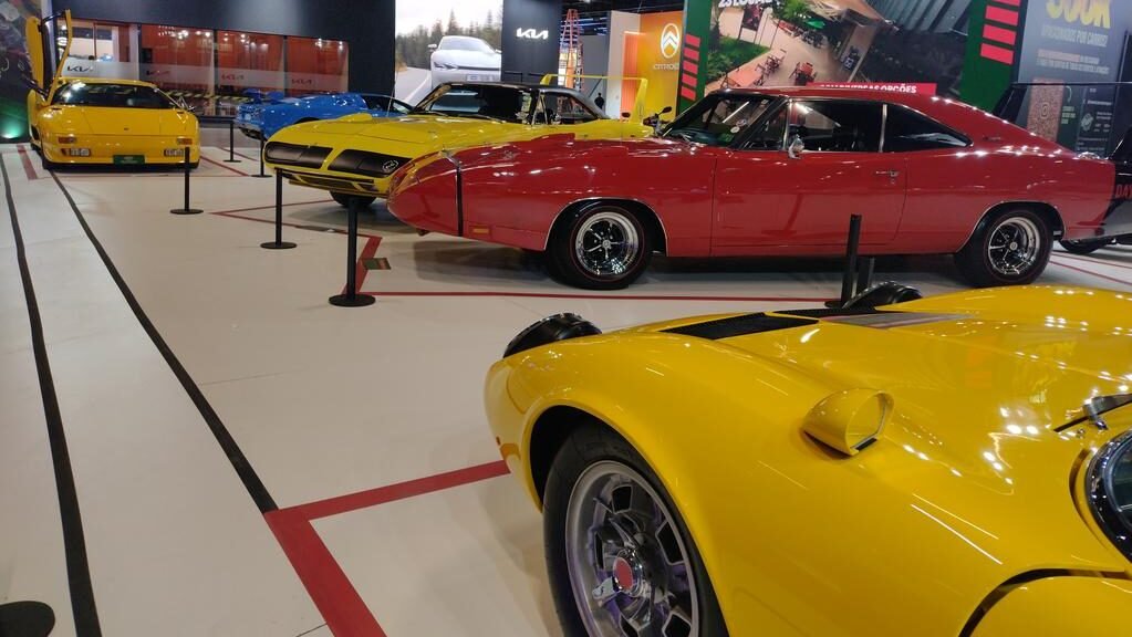 Carros antigos no Salão do Automóvel de 2025 - Foto: Adair Santos