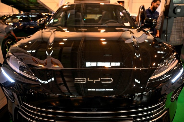 Um veículo da marca BYD em exposição no Salão Automóvel de Essen, na Alemanha Ocidental, em 3 de dezembro de 2025