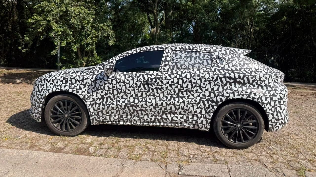 Flagra Changan Uni-T - Foto: Carlos Teruo/Leonardo França