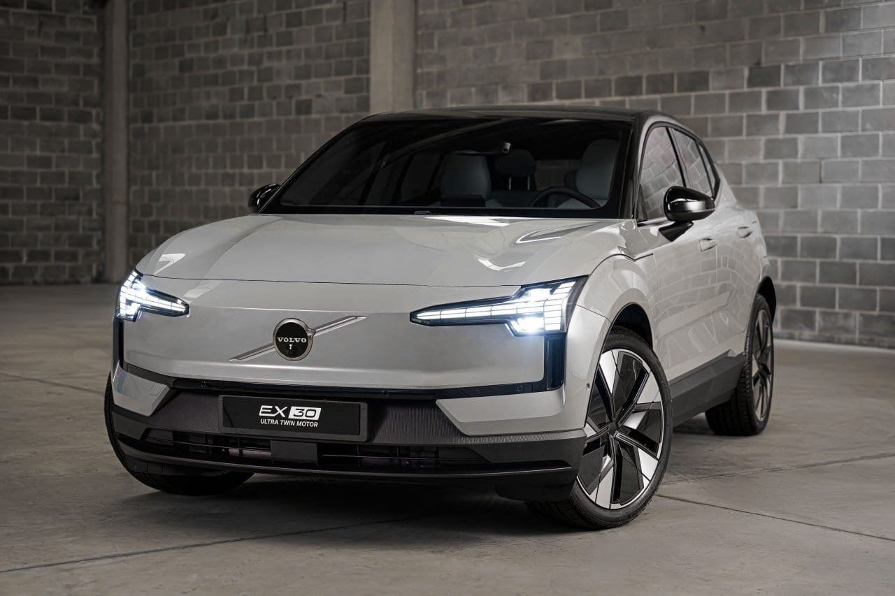 Volvo EX30 Ultra Twin Motor 2026 - Foto: divulgação